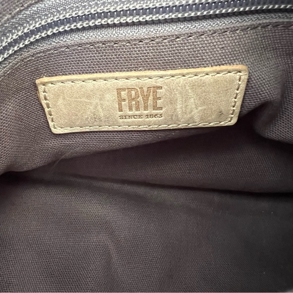 Frye Melissa Leather Zip Crossbody Purse Oat Cream Distressed Rustic 11x8 GUC - Picture 11 of 15